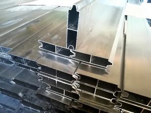 Deski burtowe do naczep drewno aluminium einsteckbretter huifplanken Tableros para semirremolques Krone puspriekabės