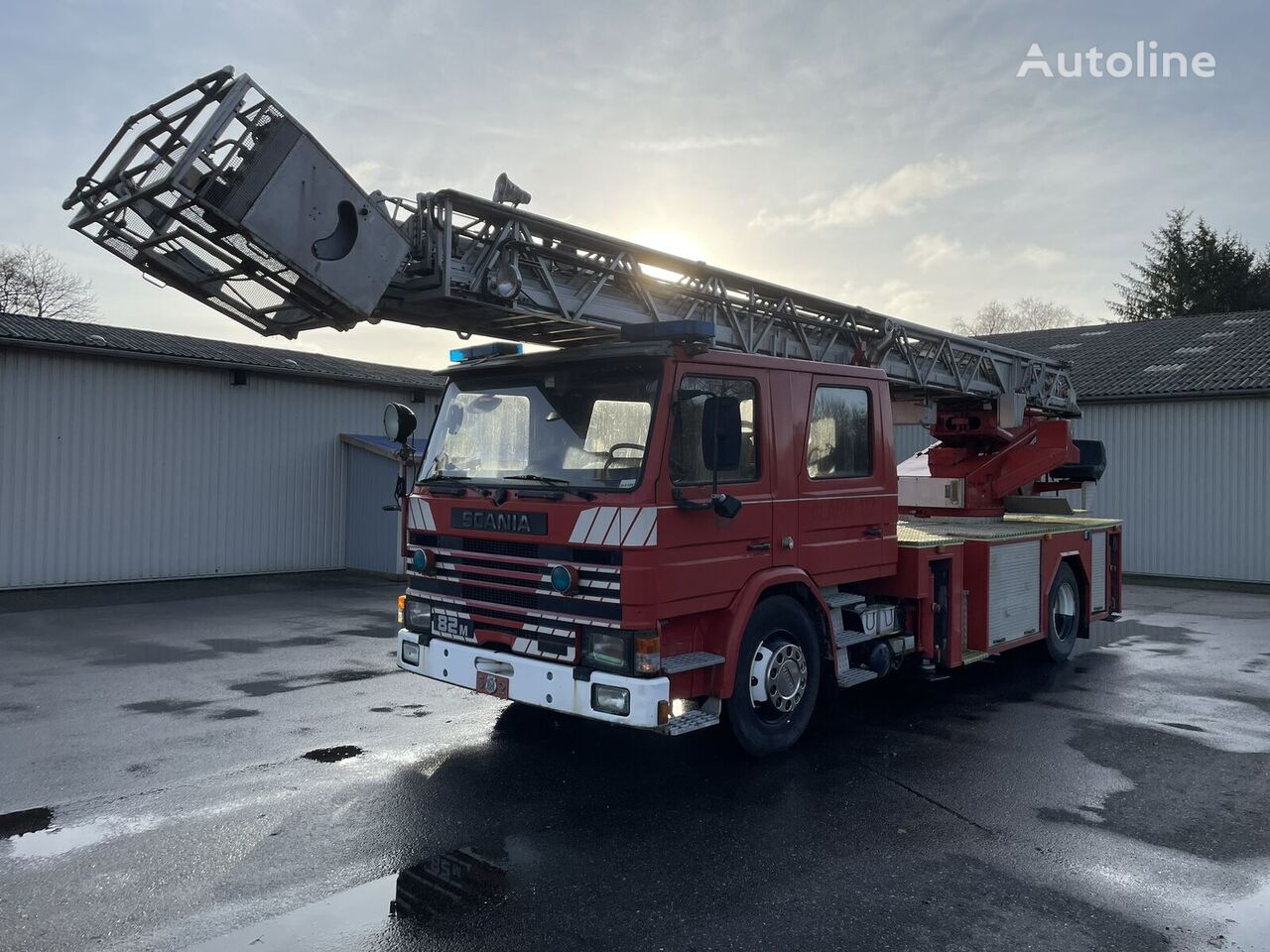 gaisrinės keltuvas Scania 82M Doppelkabine