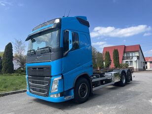 konteinervežis sunkvežimis Volvo FH 540 + konteinerių važiuoklė priekaba