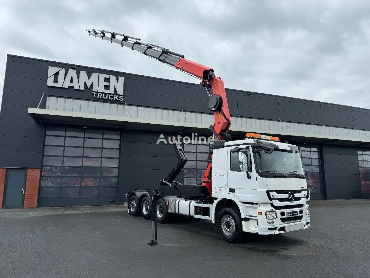 sunkvežimis su keliamuoju kabliu Mercedes-Benz ACTROS 3241 8x4 Palfinger PK 40002-EH G + Palift haakarmsysteem