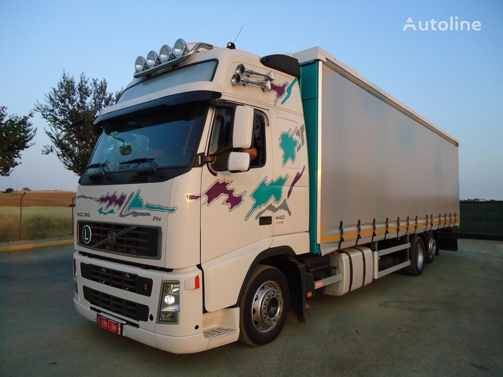 užuolaidinis sunkvežimis Volvo FH 440